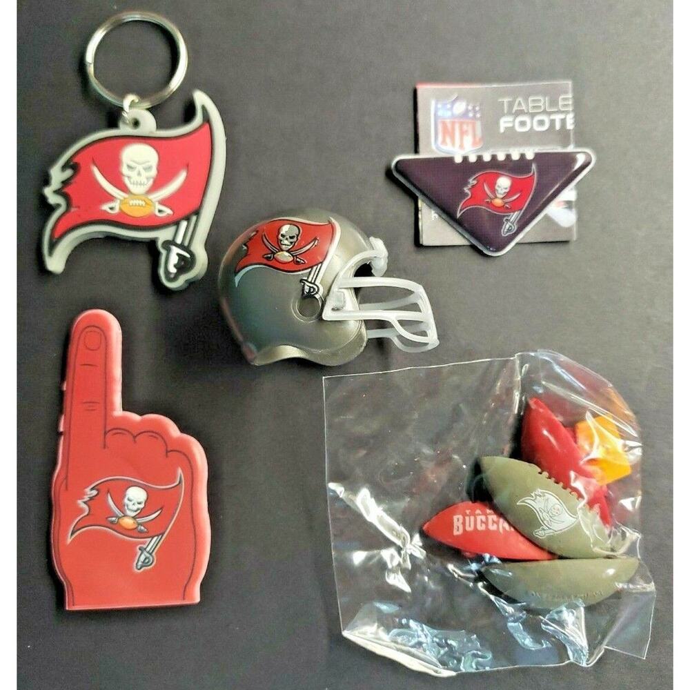 Tampa Bay‎ Buccaneers Football Vending Charms Lot 5 Puzzle Helmet Key Chain 292